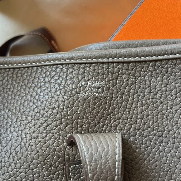 Hermes Evelyn III Shoulder Messenger Bag Taurillon Clemence Etoupe - Picture 16 of 17